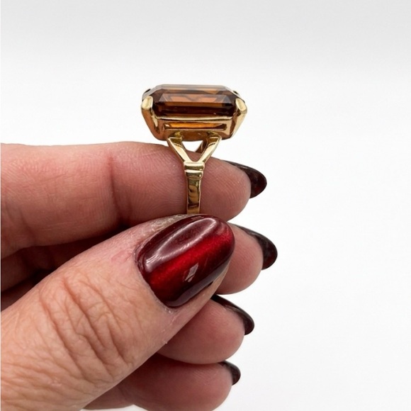 Vintage Avon Emerald-Cut Amber Stone Statement Ring - Picture 2 of 4